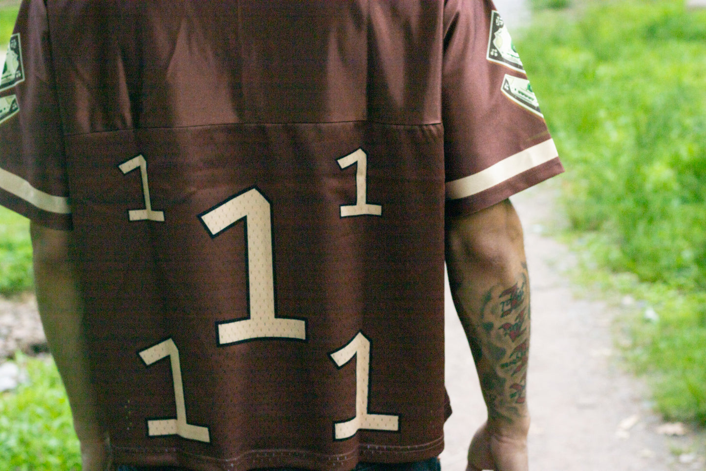 "PARLAY" BROWN CROPPED FOOTBALL JERSEY